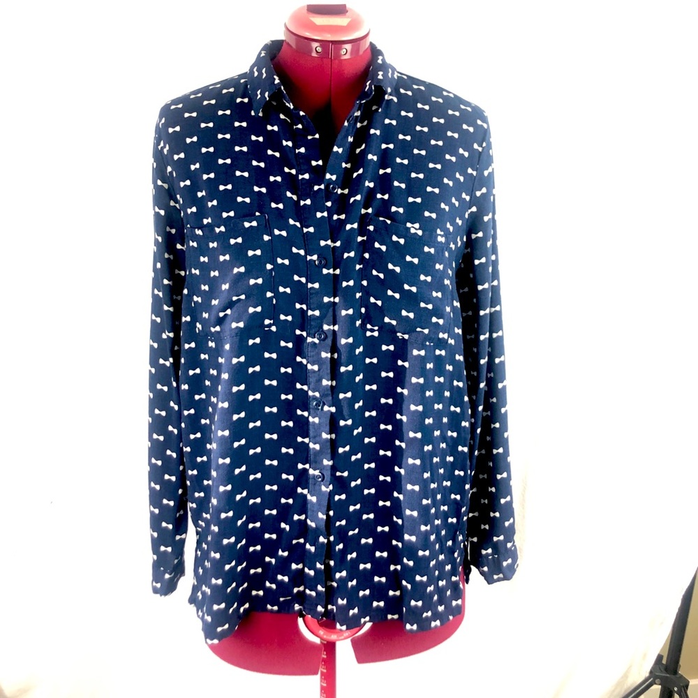 ❤️3/$30 H&M 100% viscose shirt